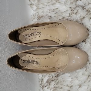 Nude patent heels 7.5